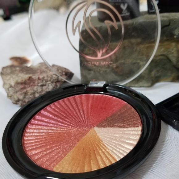 Lot of makeup Eyeshadow Palettes and Foundation stick bundle Wet n Wild - Picture 5 of 5